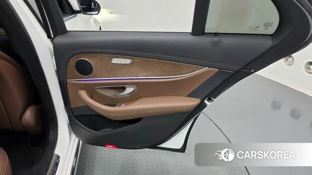 Mercedes-Benz E-Class W213 id 4698036 из Кореи 17