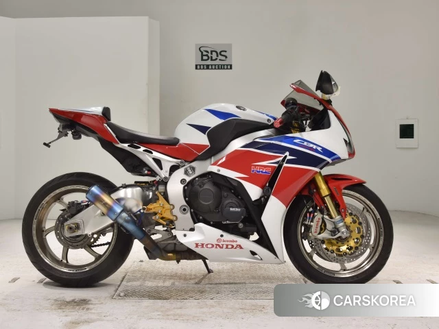 Проданный Honda CBR1000RR 2015 из Японии