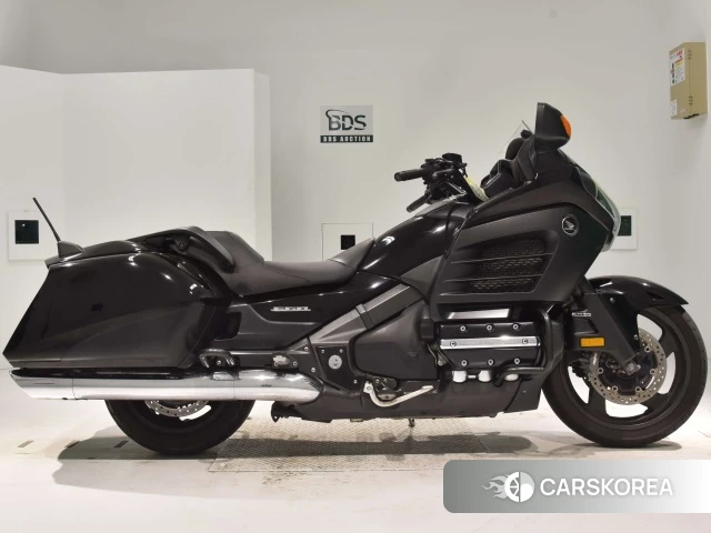 Проданный Honda GL1800 F6B 2015 из Японии