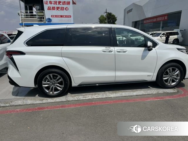 Toyota Saina id 4274469 из Китая 17