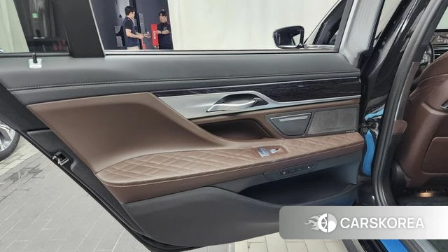 BMW 7 Series (G11) id 4525055 из Кореи 17