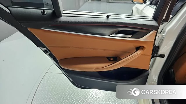 BMW 5 Series (G30) id 4201386 из Кореи 17