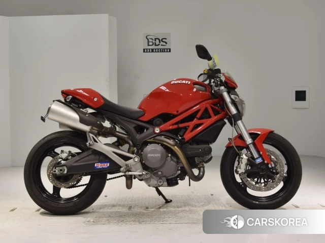 Проданный Ducati MONSTER 696 2010 из Японии, фото 2