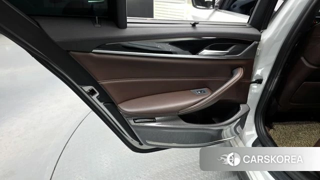 BMW 5 Series (G30) id 4197190 из Кореи 17