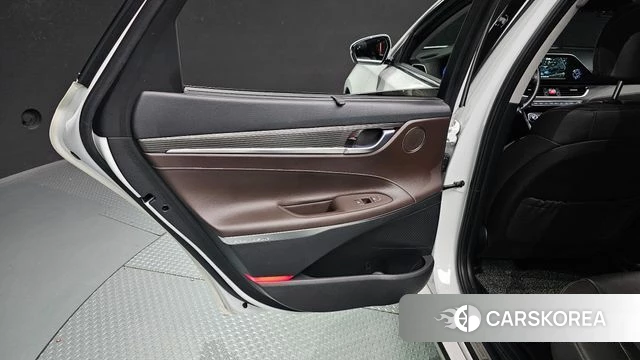 Hyundai Grandeur IG Hybrid id 4520423 из Кореи 17