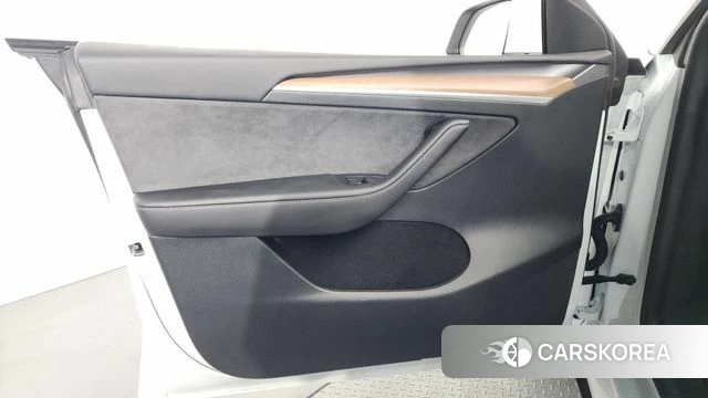 Tesla Model Y id 4640355 из Кореи 17