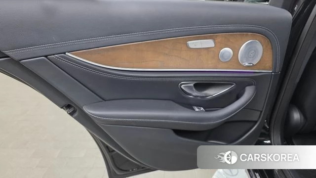 Mercedes-Benz E-Class W213 id 4196920 из Кореи 17