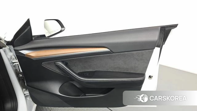 Tesla Model 3 id 4636235 из Кореи 17