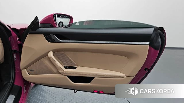 Porsche 911(992) id 4230282 из Кореи 17