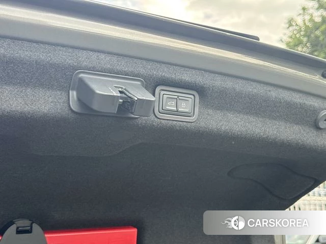 Audi A7L id 4263932 из Китая 17