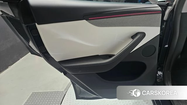 Tesla Model Y id 4480036 из Кореи 17