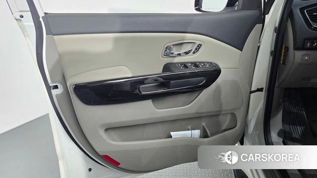 Kia The New Carnival id 4520426 из Кореи 17