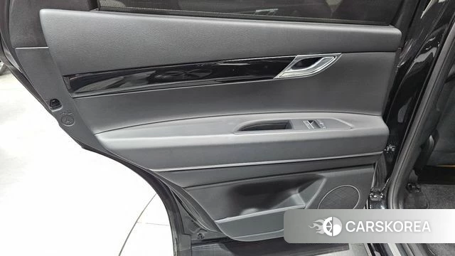 Genesis GV80 id 4613000 из Кореи 17