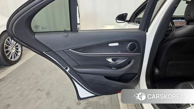 Mercedes-Benz E-Class W213 id 4642799 из Кореи 17