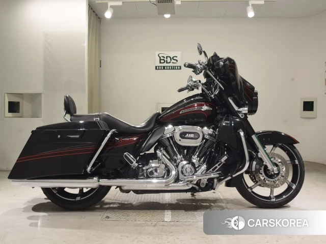 Проданный Harley-Davidson Street Glide FLHXSE1800 CVO 2011 из Японии