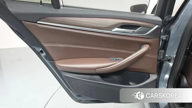BMW 5 Series (G30) id 4385069 из Кореи 17