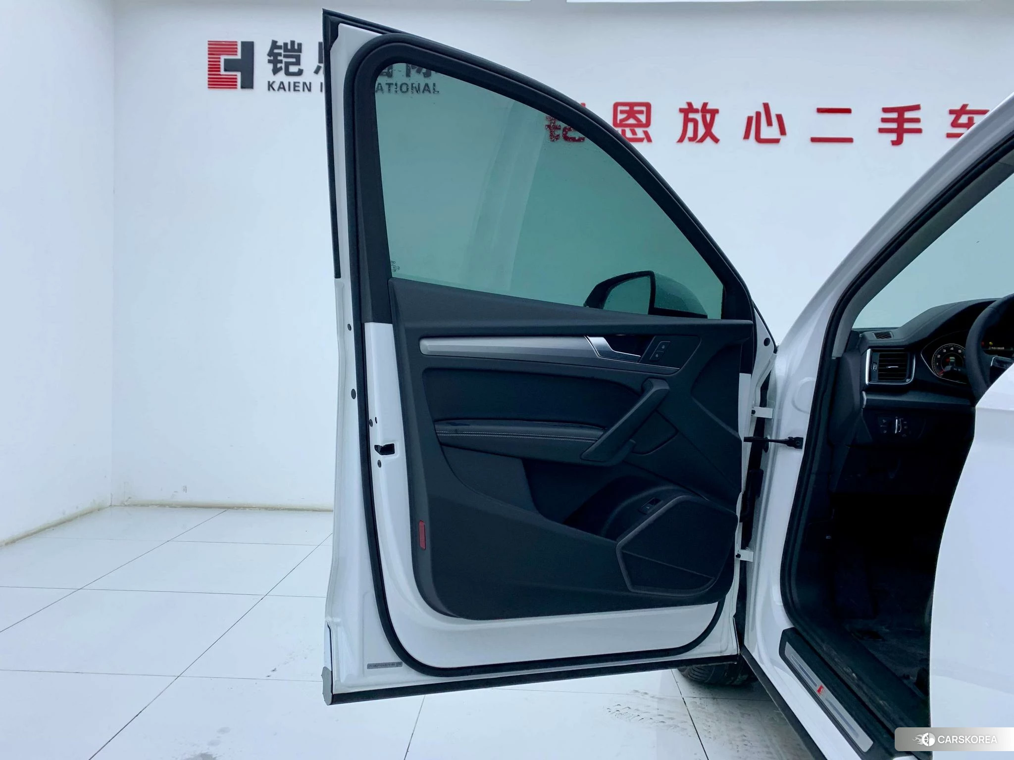 Audi Q5L id 4499076 из Китая 16