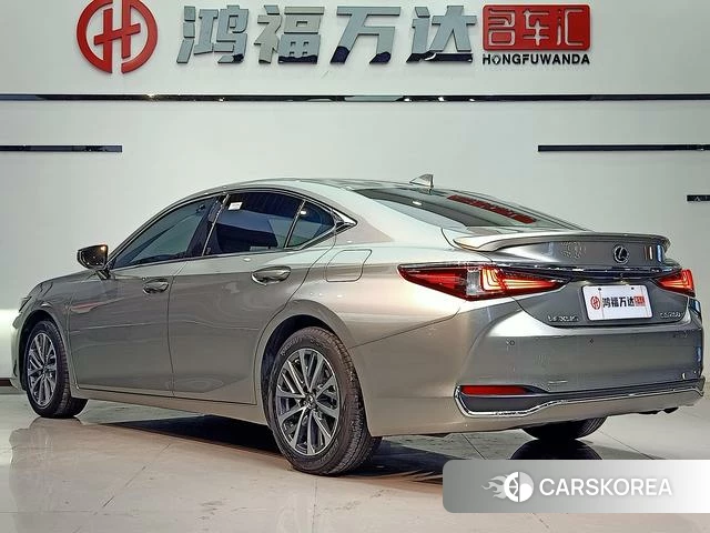 Lexus ES id 4298127 из Китая 17