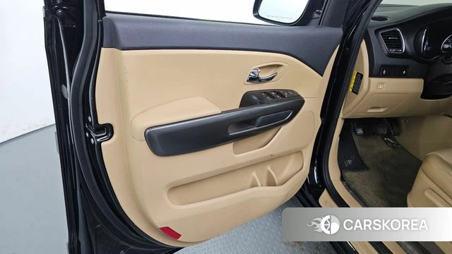 Kia The New Carnival id 4551916 из Кореи 17