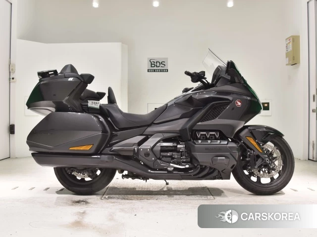 Проданный Honda GL1800 TOUR DCT 2022 из Японии