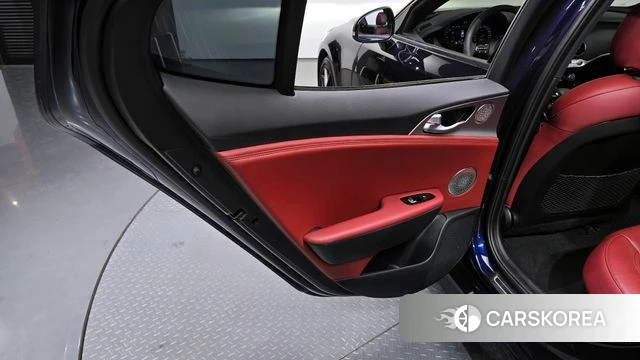 Kia Stinger id 4285876 из Кореи 17