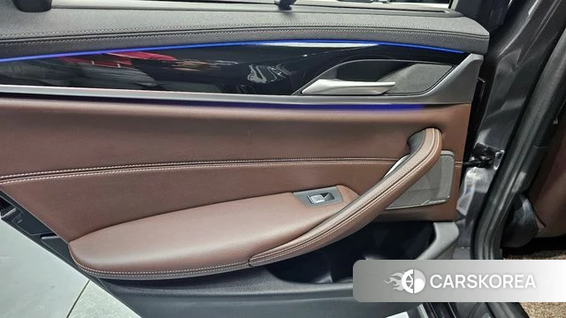 BMW 5 Series (G30) id 4316128 из Кореи 17