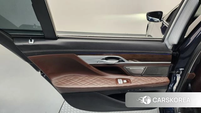 BMW 7 Series (G11) id 4595458 из Кореи 17