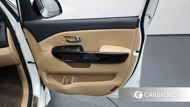 Kia All New Carnival id 4448346 из Кореи 17