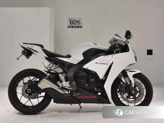 Проданный Honda CBR1000RR 2014 из Японии