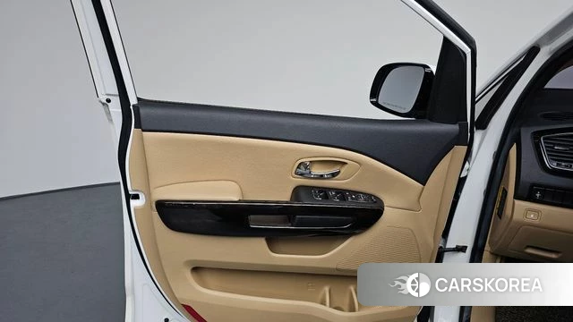 Kia The New Carnival id 4637722 из Кореи 17