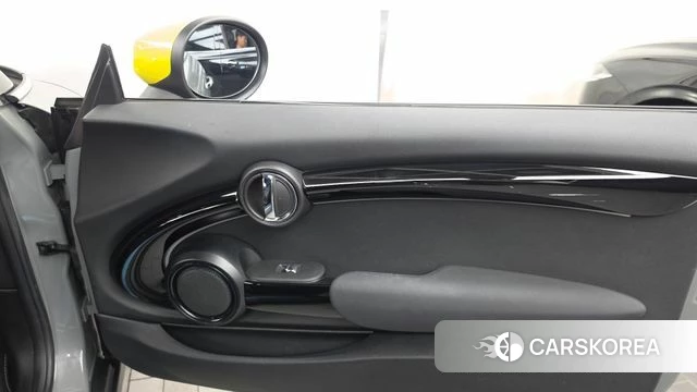 Mini Cooper Electric id 4848677 из Кореи 17