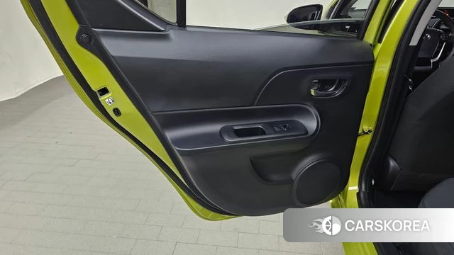 Toyota Prius C id 4633184 из Кореи 17
