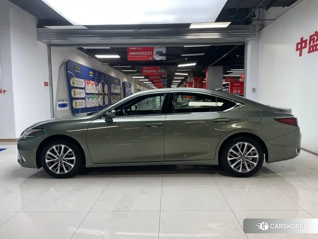Lexus ES id 4649272 из Китая 17