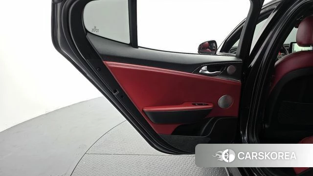 Kia Stinger id 4508298 из Кореи 17