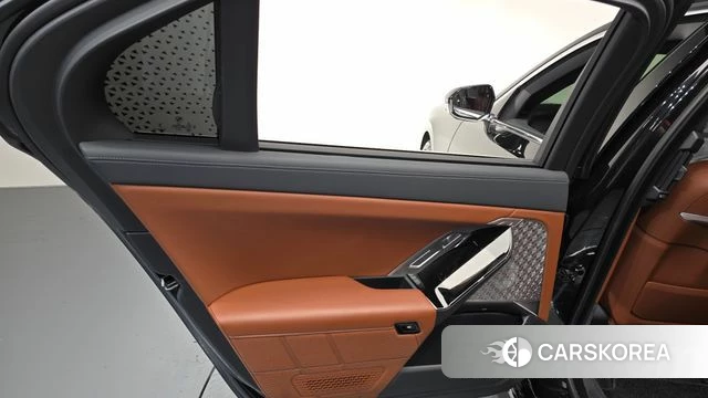 BMW i7 (G70) id 4422188 из Кореи 17