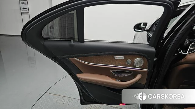 Mercedes-Benz E-Class W213 id 4338555 из Кореи 17