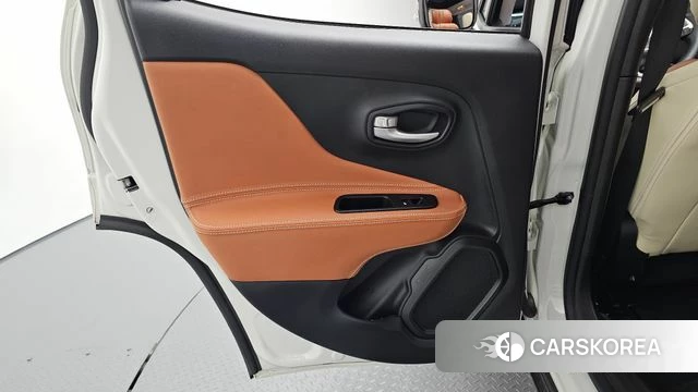 Jeep Renegade id 4523591 из Кореи 17