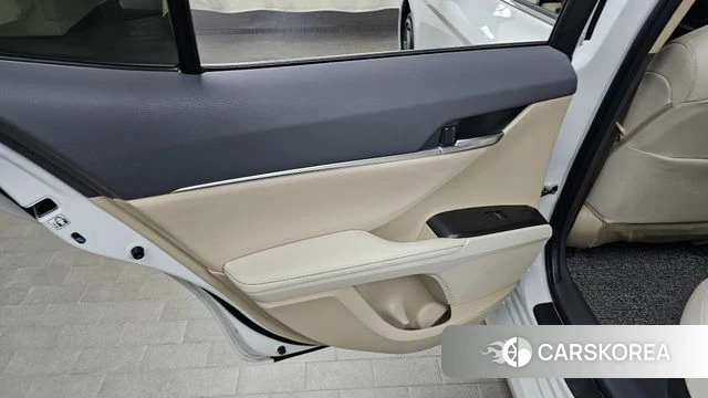 Toyota Camry (XV70) id 4185986 из Кореи 17