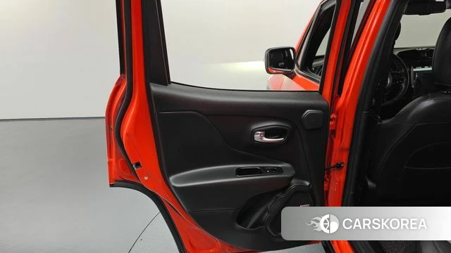 Jeep Renegade id 4396210 из Кореи 17