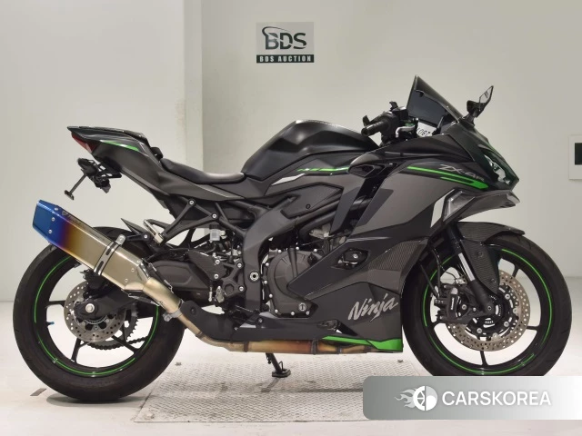Проданный Kawasaki ZX-4R SE 2023 из Японии