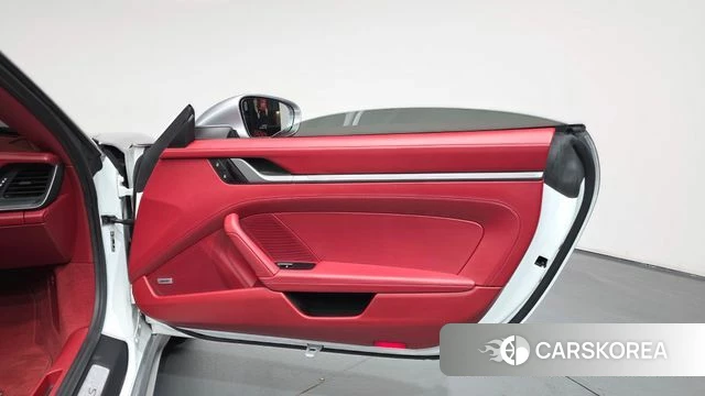 Porsche 911(992) id 4294071 из Кореи 17