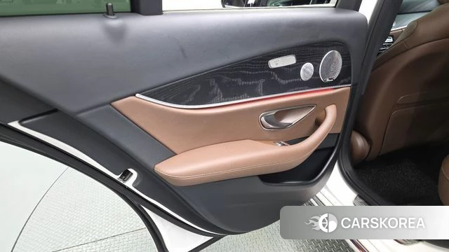 Mercedes-Benz E-Class W213 id 4698687 из Кореи 17