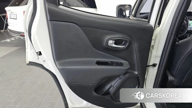Jeep Renegade id 4444987 из Кореи 17