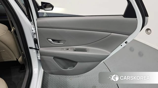 Hyundai The New Avante Hybrid (CN7) id 4280418 из Кореи 17