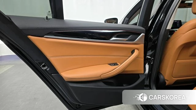 BMW 5 Series (G30) id 4203448 из Кореи 17