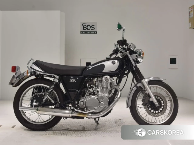 Проданный Yamaha SR400 2021 из Японии