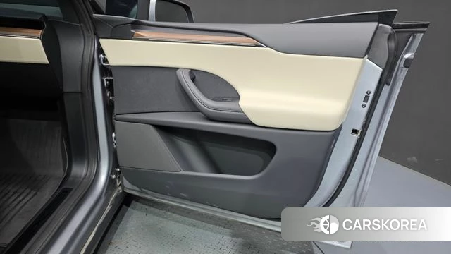 Tesla Model X id 4833994 из Кореи 17