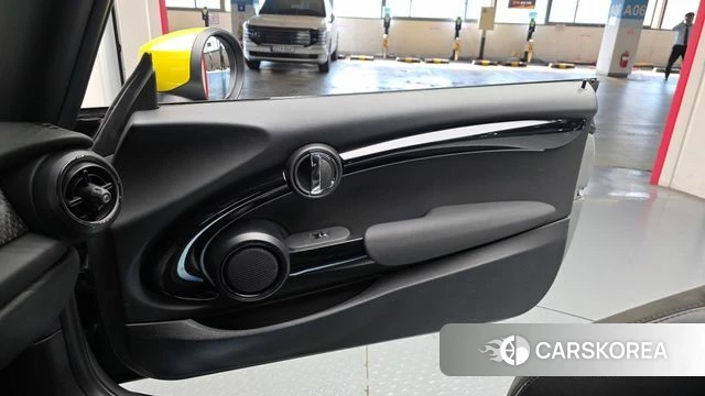 Mini Cooper Electric id 4202213 из Кореи 17