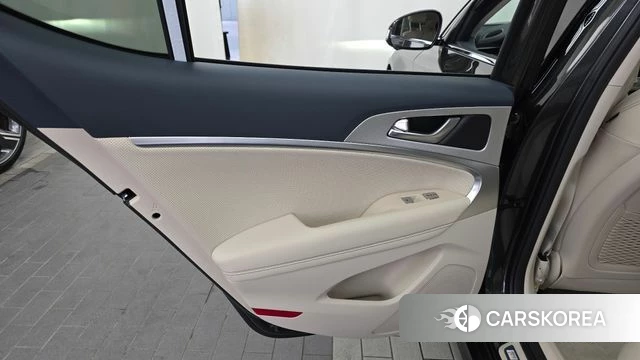 Genesis The New G70 id 4700565 из Кореи 17