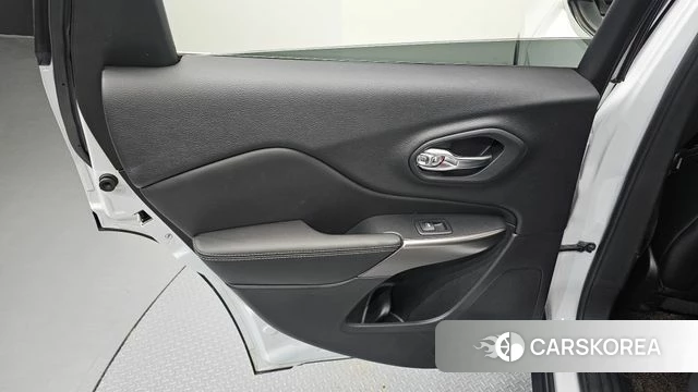Jeep Cherokee (KL) id 4666868 из Кореи 17